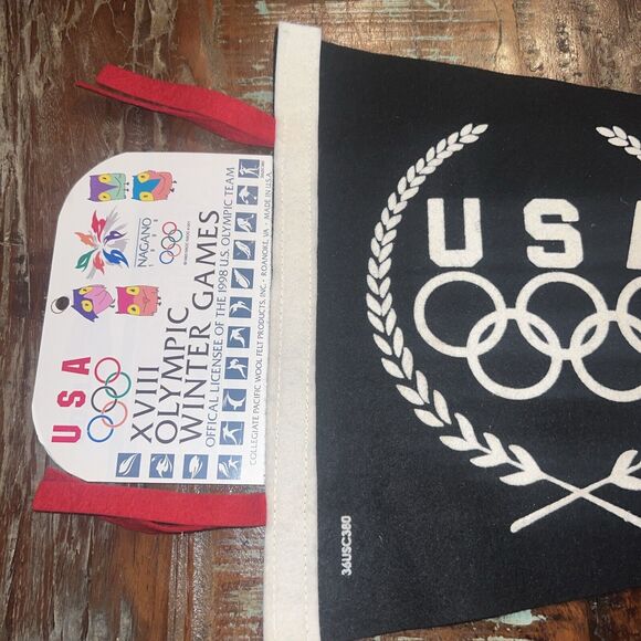 USA XVII 1998 Olympic Winter Games Pennant Nagano New With Tags - Picture 5 of 8